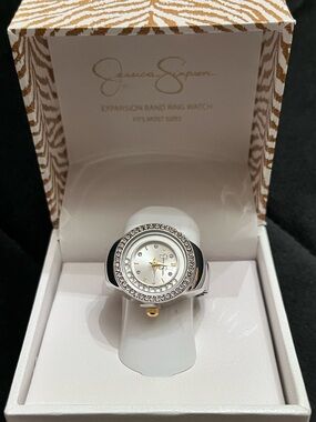 JESSICA SIMPSON Silver Tone Expansion Band Ring Watch